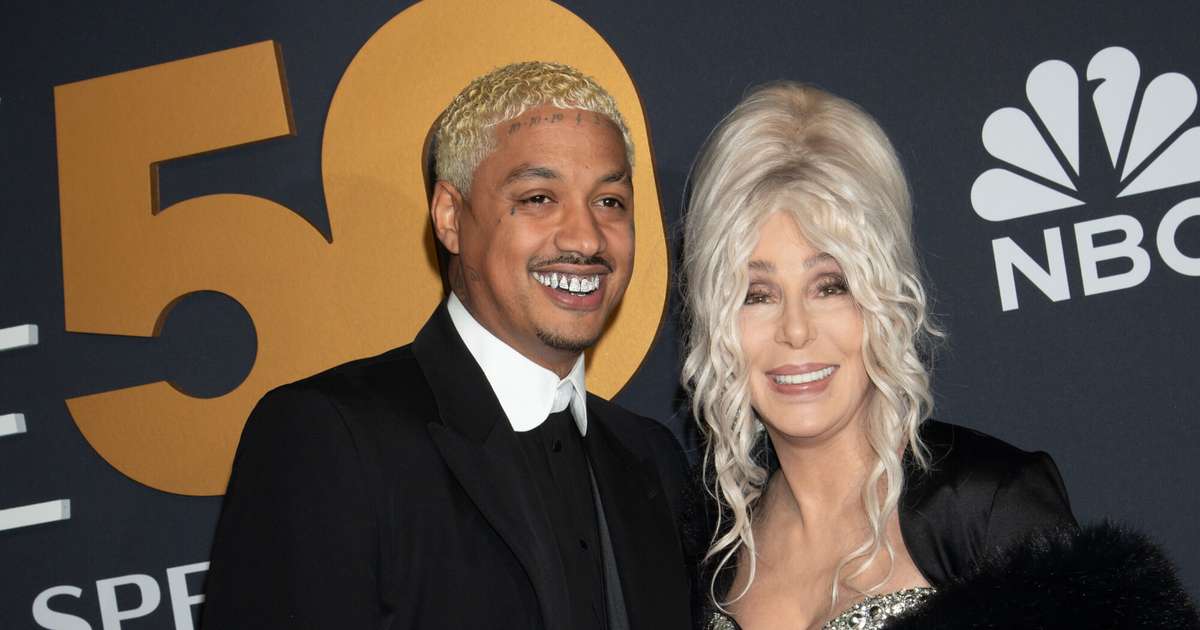 Šērai apnicis ballīšu mīļākais – attiecības ar Edvardsu tuvojas beigām