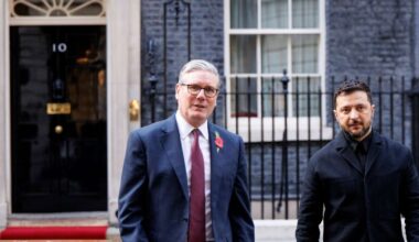 Sarunu fokusā raķešu piegāde. Zelenskis Londonā tiekas ar Stārmeru