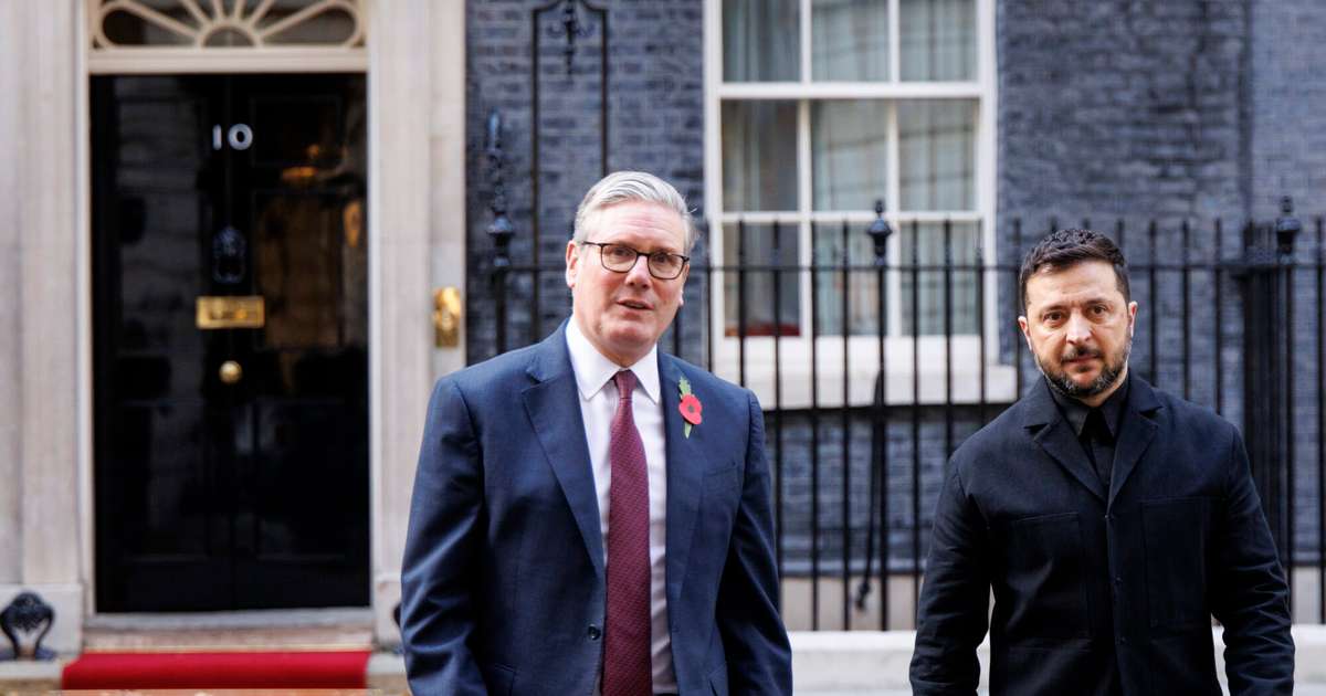 Sarunu fokusā raķešu piegāde. Zelenskis Londonā tiekas ar Stārmeru