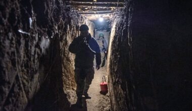 Mākslīgais intelekts maina karadarbību, bet "dubļi un asinis" paliek, saka bijusī NATO amatpersona