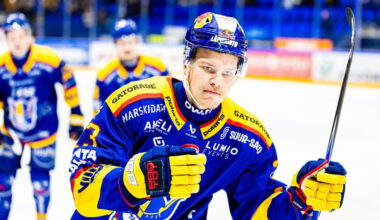 Gados jaunajam aizsargam Šmitam vēl viena ripa Somijas augstākajā līgā – Hokejs – Sportacentrs.com