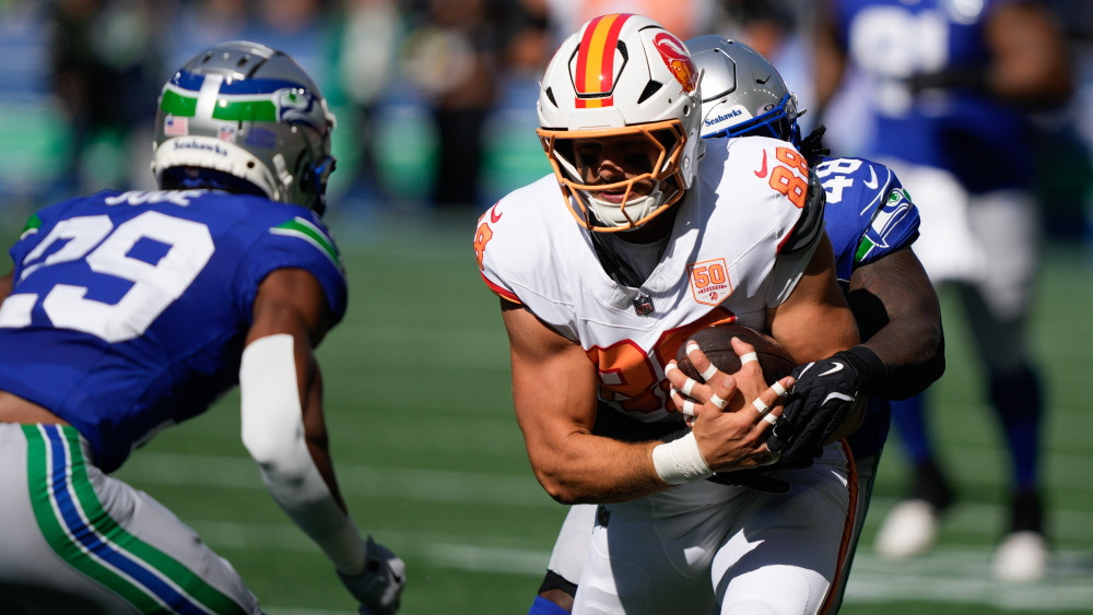 "Buccaneers" turpina izcīnīt pēdējo sekunžu uzvaras, nepārspētie milži krīt – Citi sporta veidi – Sportacentrs.com