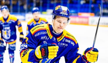 NHL drafta kandidāts Šmits turpina krāt punktus Somijā, rezultatīvs arī Dzierkals