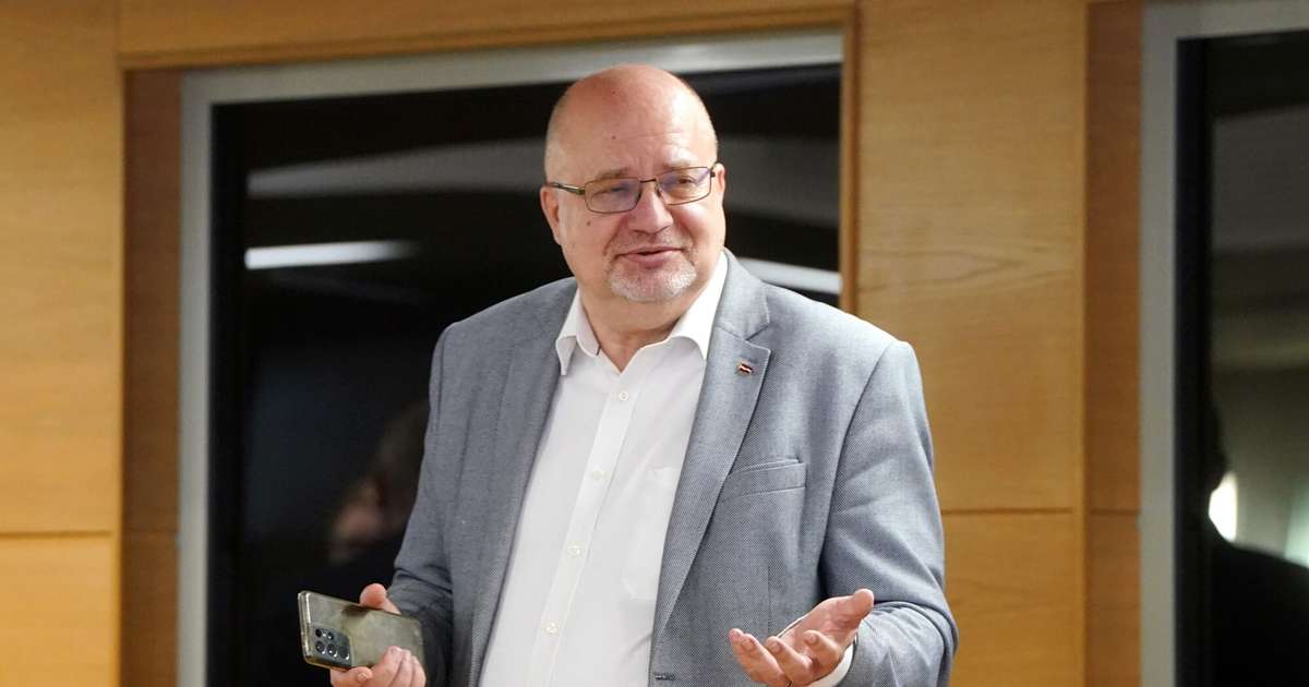 KNAB rosina apsūdzēt Valkas mēru un vēl divas amatpersonas par iespējamu krāpšanu lielā apmērā