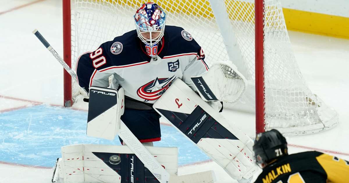 Merzļikina un Šilova NHL duelī “Blue Jackets” izcīna uzvaru bullīšu sērijā - tv3.lv