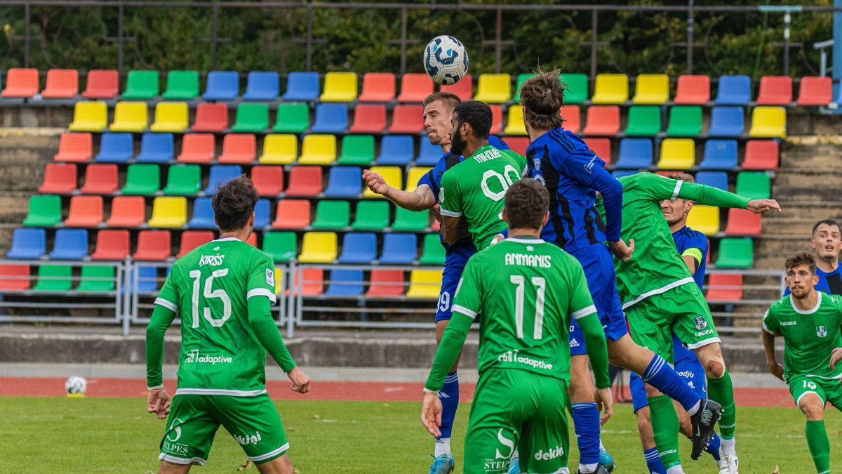 "Grobiņas" futbolisti Latvijas virslīgā izcīna svarīgu uzvaru