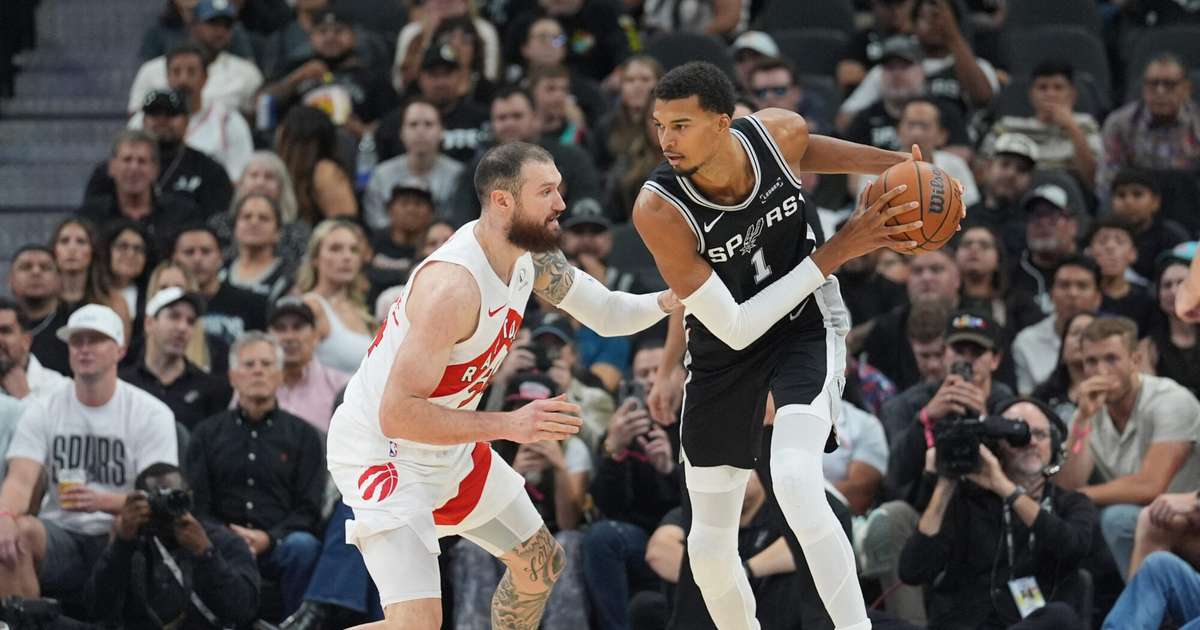 VIDEO: Lieliskais Vembijs palīdz "Spurs" pieveikt "Raptors" un izcīnīt ceturto uzvaru pēc kārtas - tv3.lv