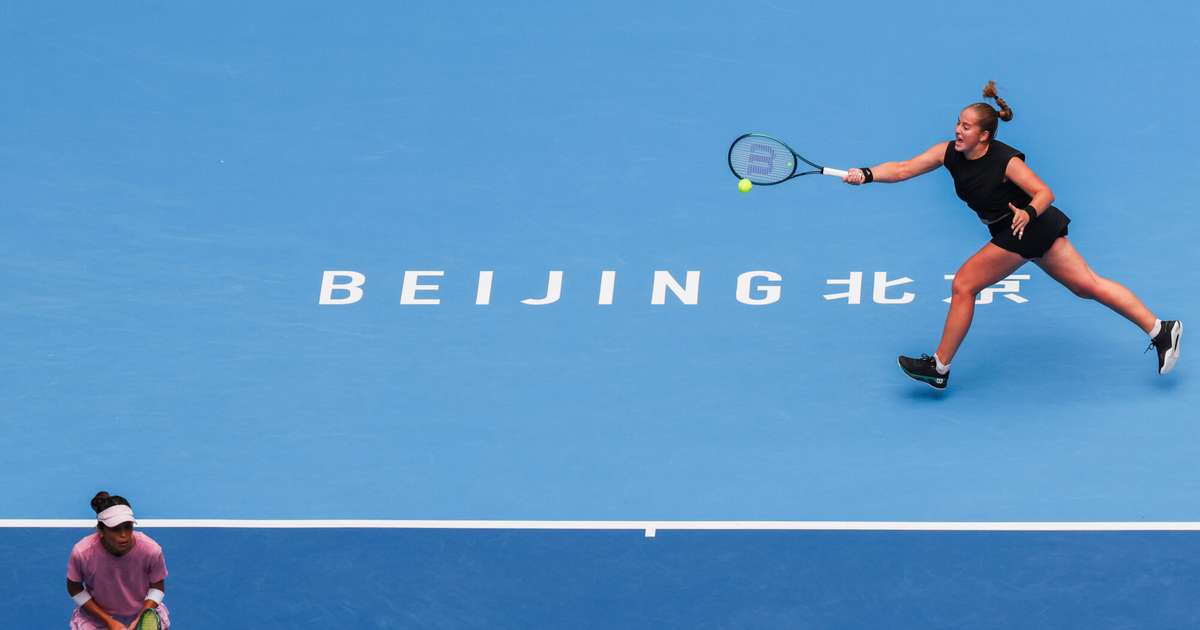 Ostapenko un Sji Pekinas “WTA 1000” dubultspēļu turnīra pusfinālā piekāpjas Erani un Paolīni