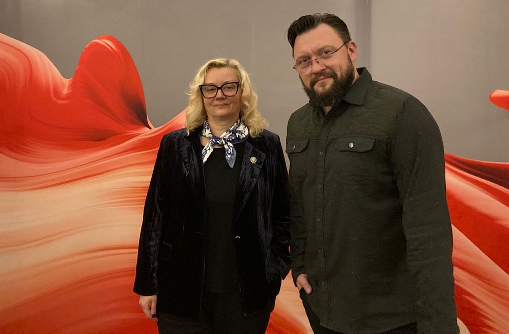 Gribētos, lai sabiedrība pieņemtu principu, ka grāmatu lasīšana ir stilīga / LR1 / / Latvijas Radio