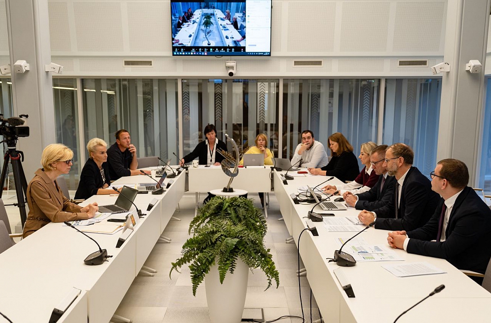 Saeimas komisijā sāk skatīt budžeta projektu; pirmais jautājums – izdienas pensiju reforma / LR1 / / Latvijas Radio