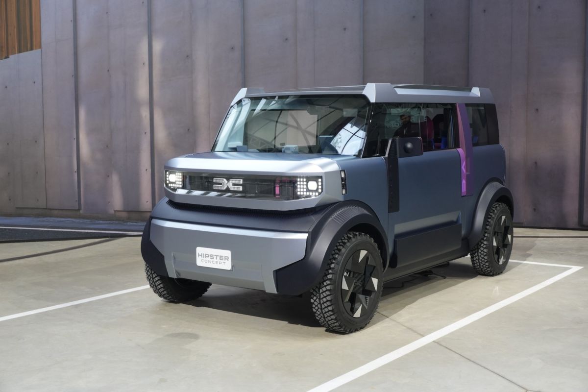 “Dacia” prezentē pieejamāku elektrisko auto “Hipster” un jaunu 4x4 versiju “Duster” un “Bigster” modeļiem (+ foto)