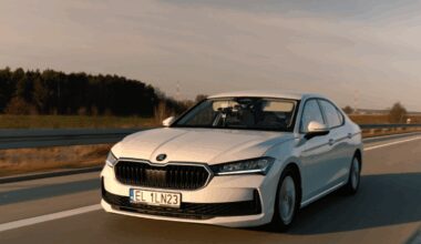 2831 kilometri ar vienu bāku - Škoda ar dīzeļdzinēju atgādina citiem, kurš ir īstais sniedzamības rekordists
