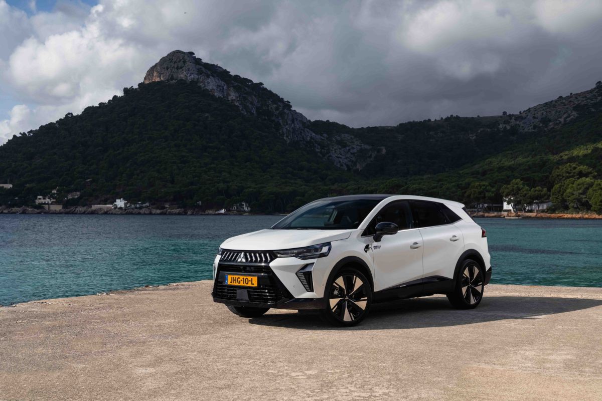 Nepilni 29 000 eiro - Mitsubishi uzsāk jaunā modeļa Grandis pārdošanu Eiropas tirgū (+ FOTO)