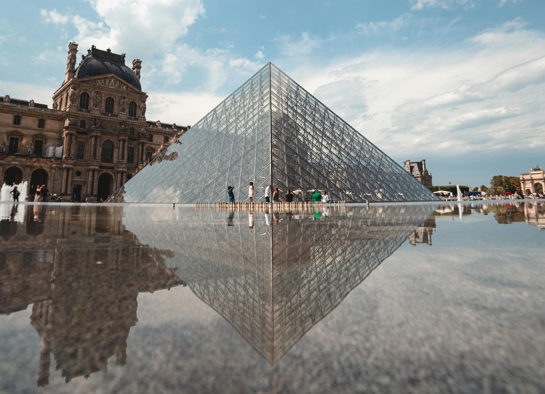 Luvras muzejs Parīzē