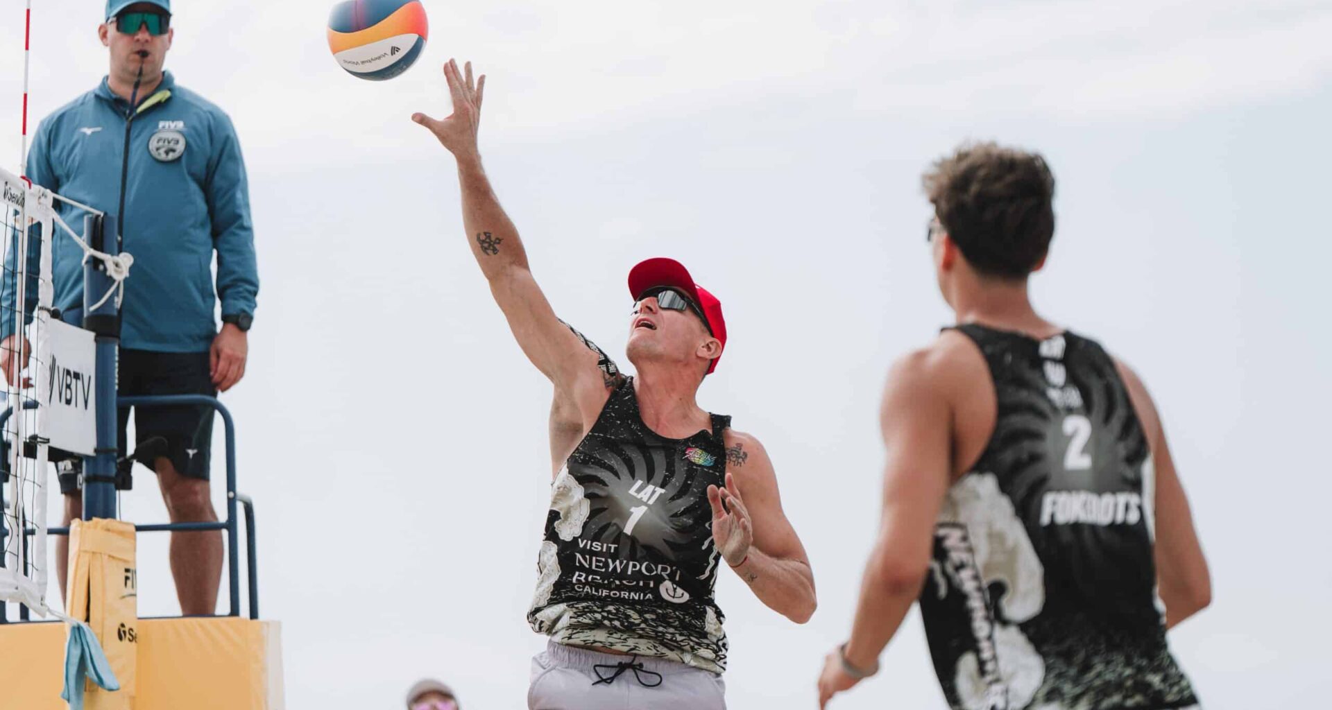 Trīs setu drāmas - Pļaviņš/Fokerots uzveic mājiniekus, bet 1/4 finālā piekāpjas favorītiem