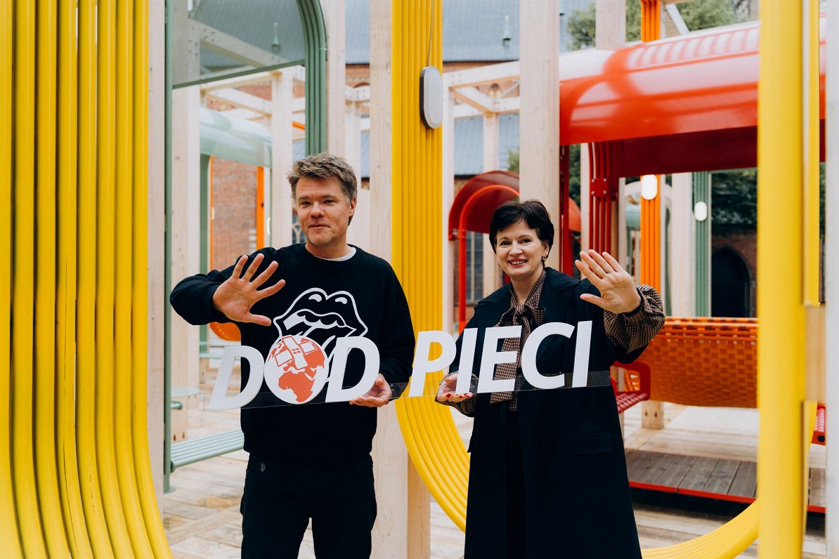 Latvijas Radio 5 dīdžejs un labdarības kustības "Dod pieci!" aizsācējs Latvijā Toms Grēviņ...