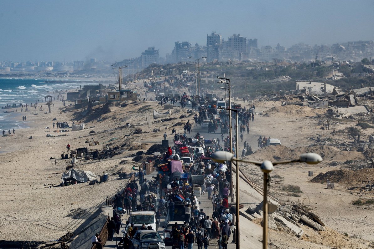 Palestīnieši atgriežas mājās