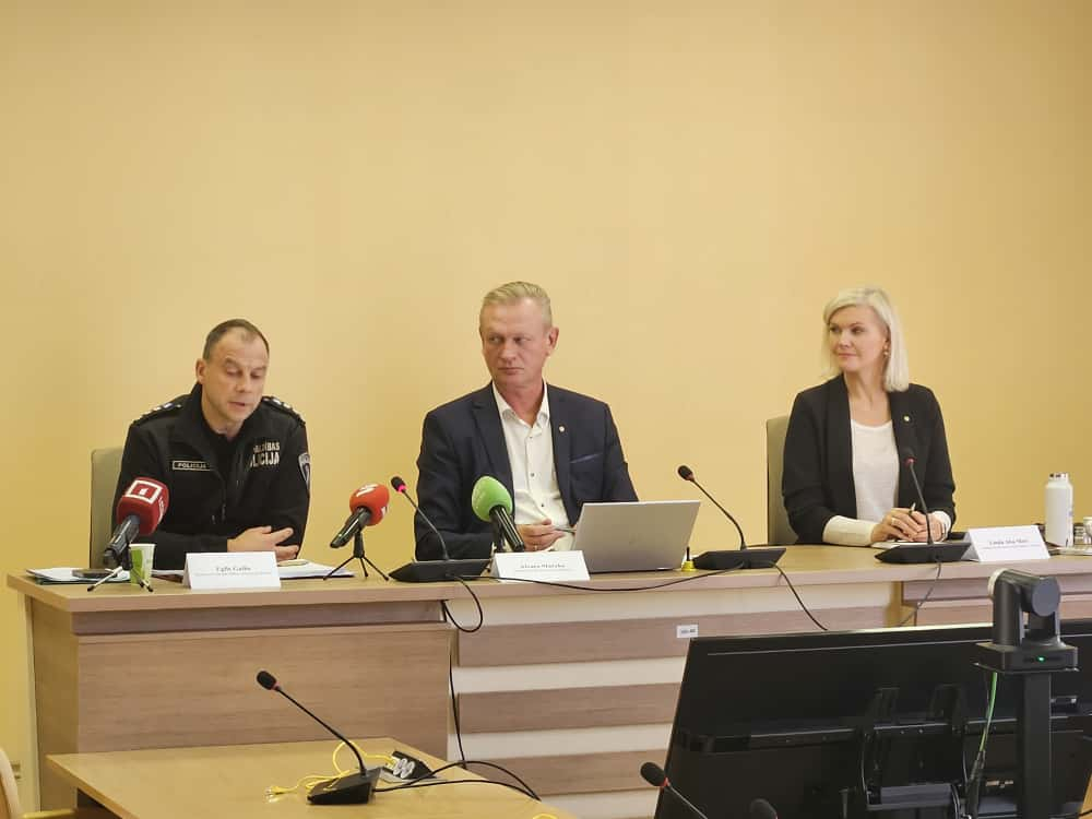 dienesta pārbaudes laikā atlaiž pašvaldības policijas priekšnieku / Raksts