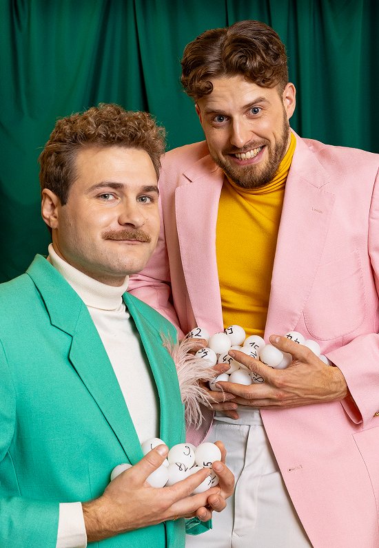 Teātra trupas "Kvadrifrons" izrāde "Viss bumbās"