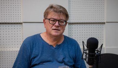 Par izgājieniem politikā, pirmo miljonu un Vecrīgas grautiņiem. Saruna ar ekspolitiķi Štokenbergu / Raksts
