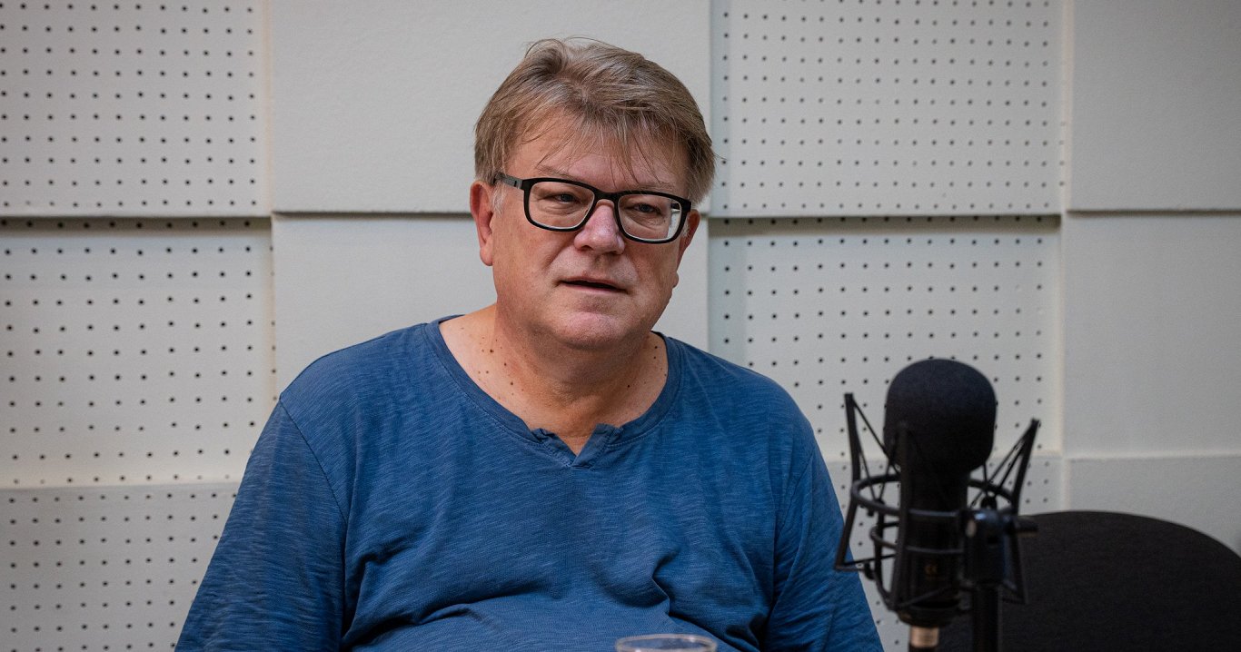 Par izgājieniem politikā, pirmo miljonu un Vecrīgas grautiņiem. Saruna ar ekspolitiķi Štokenbergu / Raksts