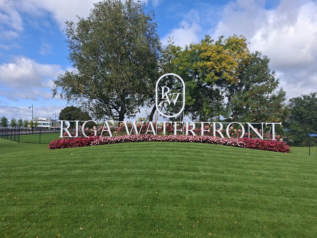 "Riga Waterfront" logo