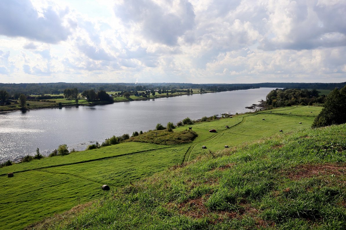 Skats uz Daugavu no Aizkraukles pilskalna.