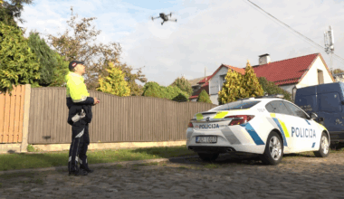Policija Liepājā reidā ar dronu pieķer daudz pārkāpēju / Raksts