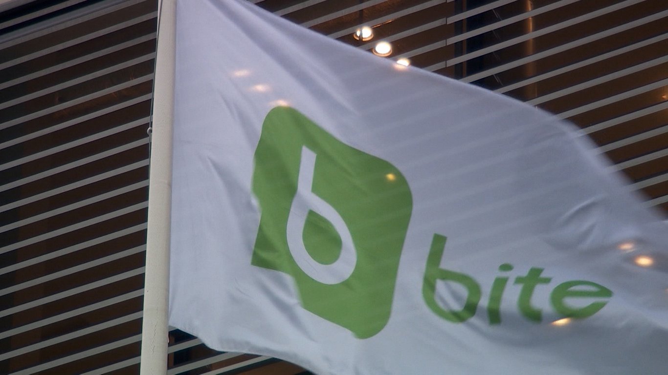 «Bite» senioram neizīrē rūteri; Tiesībsarga birojā redz iespējamu diskrimināciju / Raksts