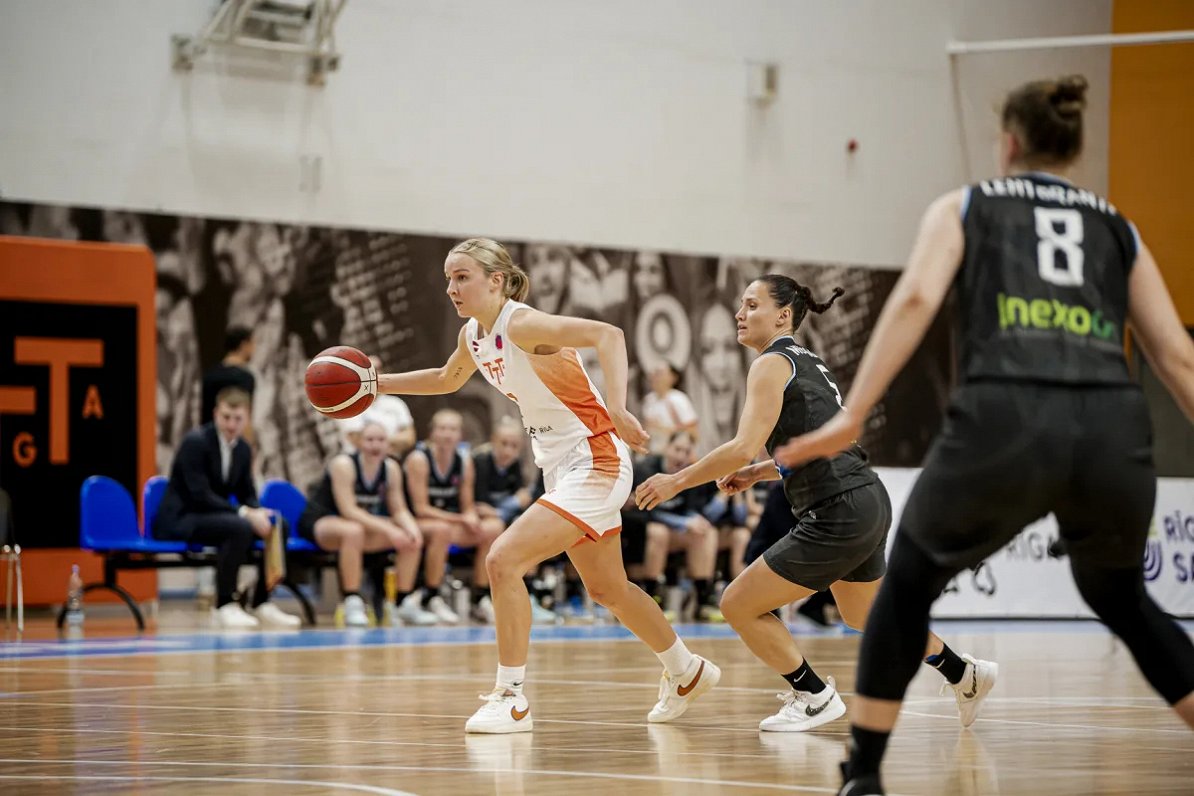 «TTT Rīga» pret latviešu pārstāvēto klubu gūst pirmo uzvaru basketbola Eirokausa turnīrā / Raksts
