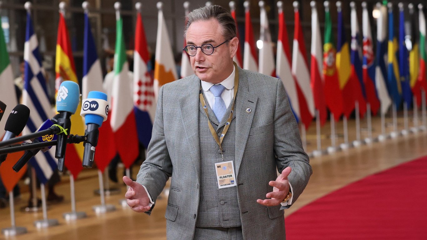 Beļģijas premjers Barts de Vēvers