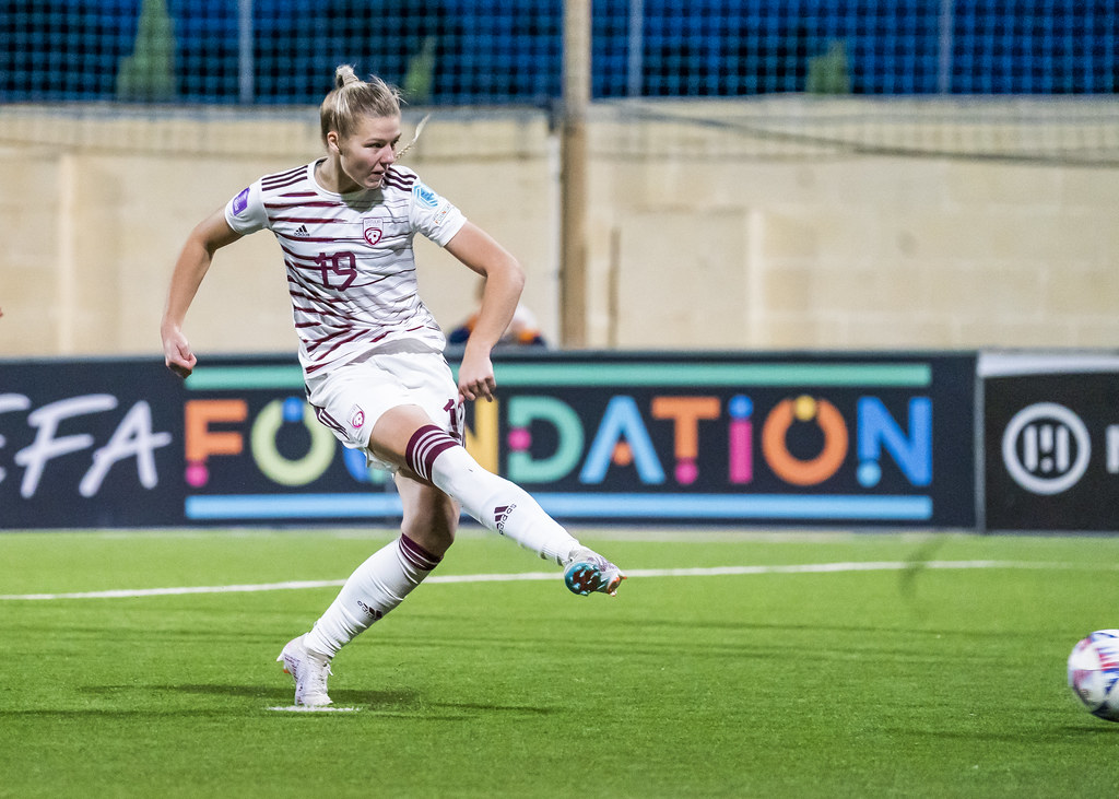 Latvijas valstsvienības futboliste Karlīna Miksone
