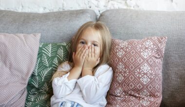 Bērnam kautrība un nedrošība var būt iedzimta; jāpalīdz to pārvarēt / Raksts