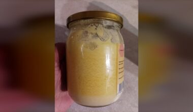 Kādam jābūt īstam gī sviestam? Pircējam bažas par piejaukumu veikalā Rīgā nopirktam produktam / Raksts
