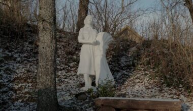 Rasmas Bruzītes veidotā skulptūra &quot;Kolhozniece&quot; (1952), kas kļuva par pamatu mākslinieces...