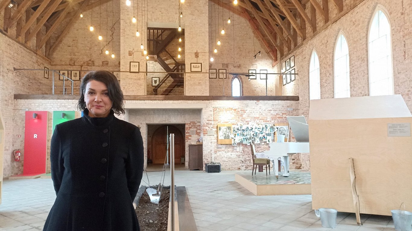 Laimes muzeja vadītāja Ilona Kangizere.