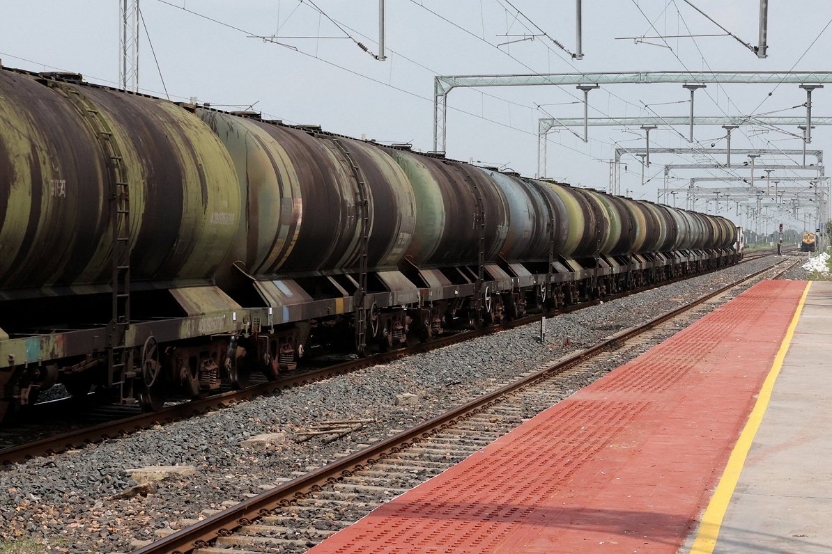 Naftas izstrādājumu transports pa Indijas dzelzceļu