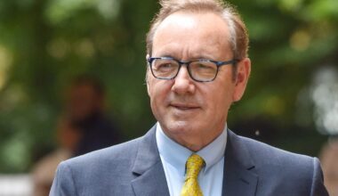 Aktiera Kevina Speisija lietu par seksuālu uzmākšanos, visticamāk, skatīs nākamā gada oktobrī