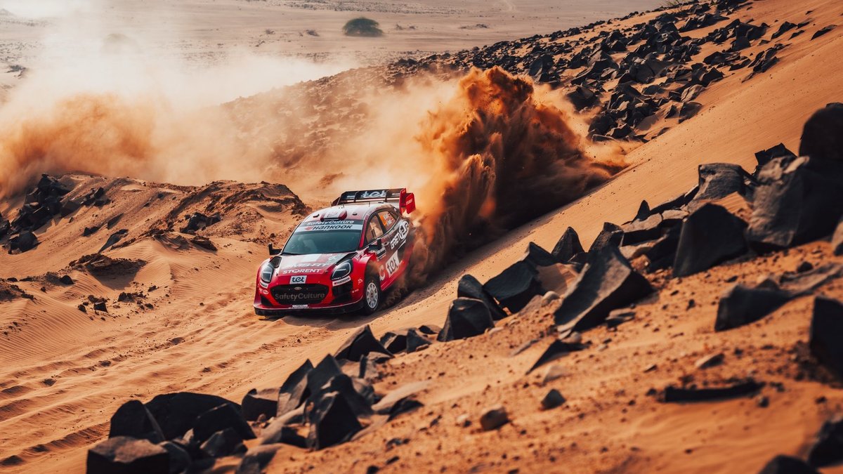 Sesks turpina traukties pa Saūda Arābijas smilšainajiem ceļiem un saglabā vietu Top 3