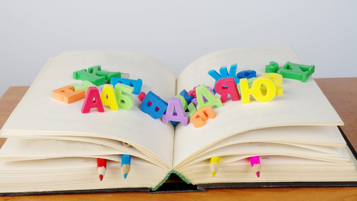 Bibliotēkas turpina iegādāties Krievijā izdotas grāmatas, ziņo LTV