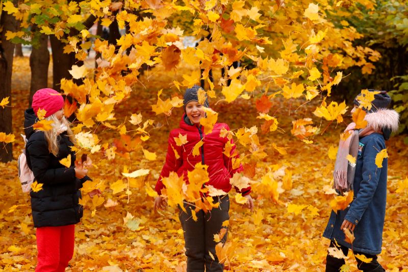 No rietumiem tuvojas siltā atmosfēras fronte. Laikapstākļi otrdienai