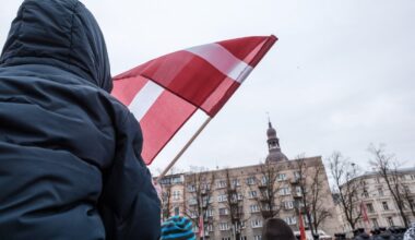 Valsts svētku brīvdienas sāksies ar mainīgu laiku un slapju sniegu