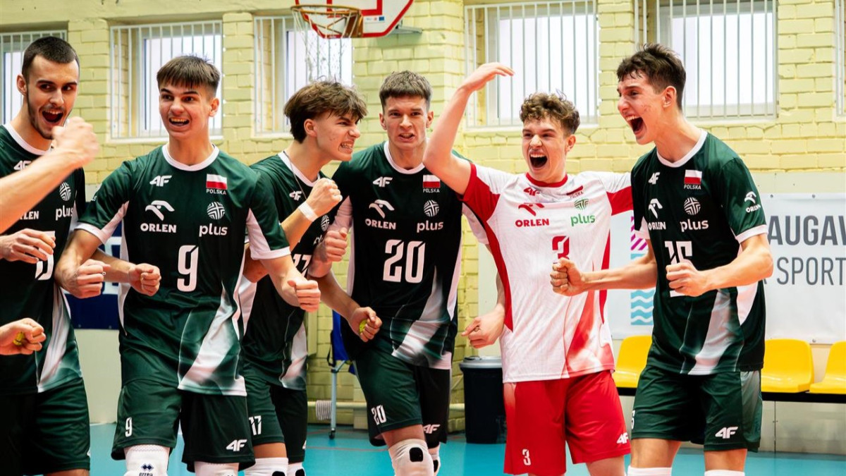 Latvijas U18 volejbolistiem mācībstunda pret poļiem – Volejbols – Sportacentrs.com
