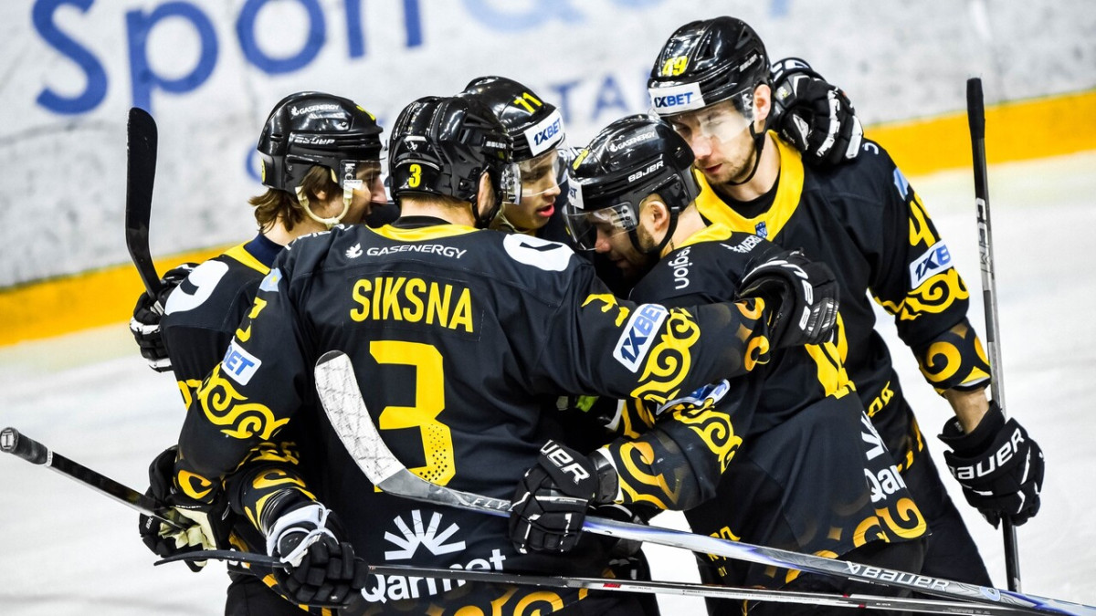 Ričards Grīnbergs iemet vienīgos vārtus spēlē Šamonī, Siksnam trīs punkti 12:0 uzvarā – Hokejs – Sportacentrs.com