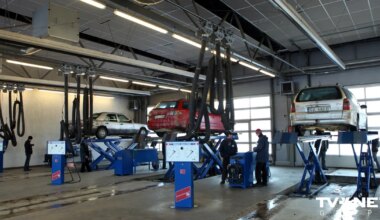 VIDEO ⟩ "Apskatē nejēdz pārbaudīt auto!" Automehāniķis kritizē CSDD inspektorus