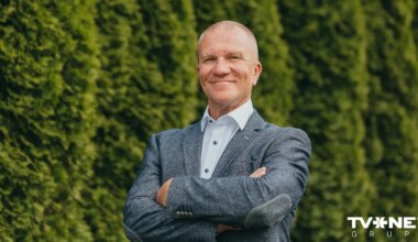 Bijušais miljonārs Valdis Kalnozols uzcēlis greznu pusmuižu