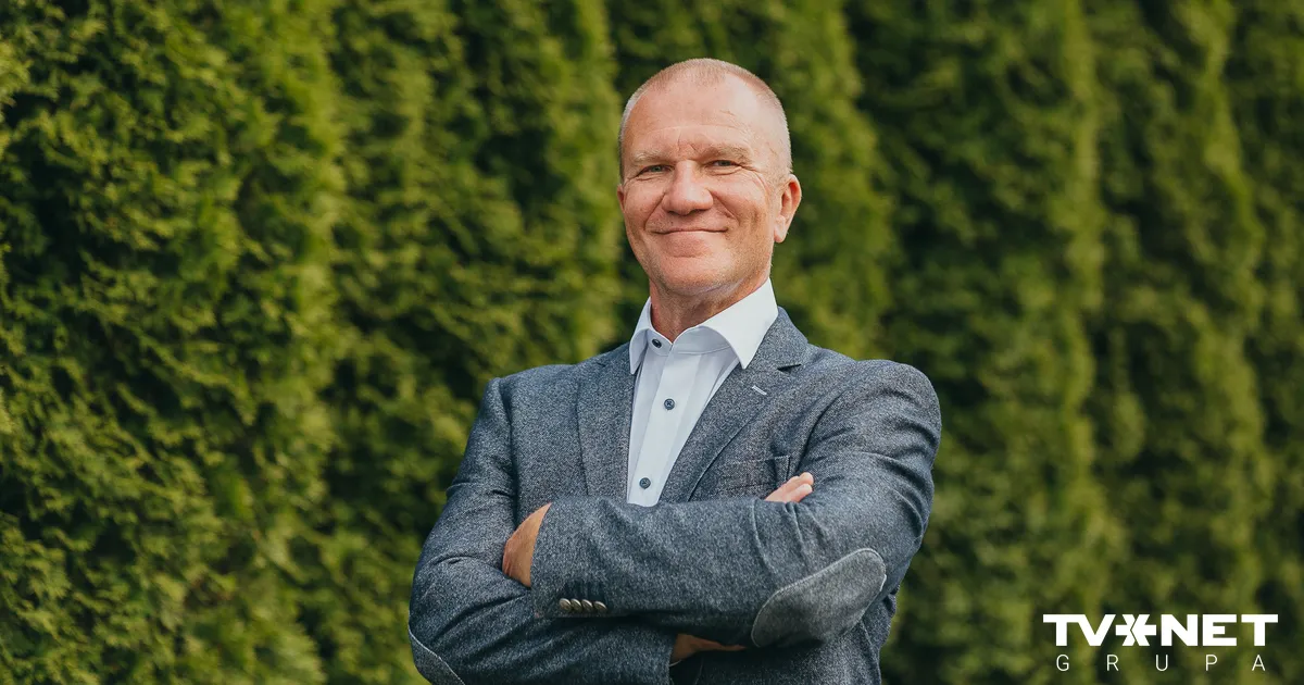 Bijušais miljonārs Valdis Kalnozols uzcēlis greznu pusmuižu