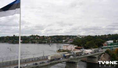 VIDEO ⟩ Svētdien Narvas upē pamanīts Krievijas robežsardzes kuteris ar "Vagner" karogu