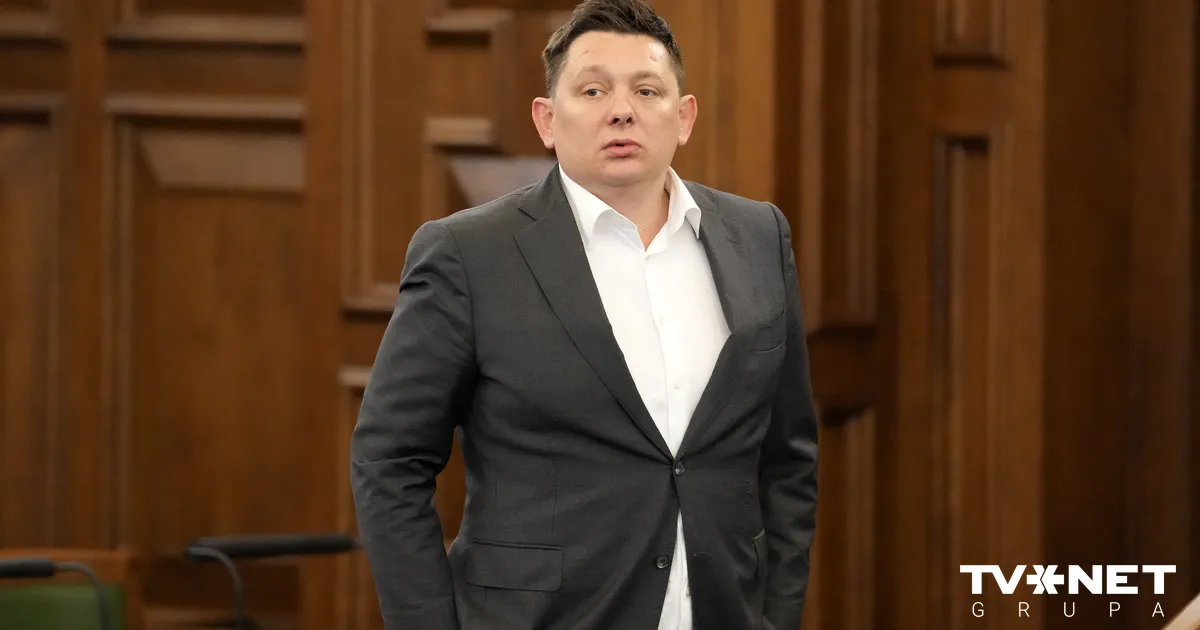 Artuss Kaimiņš tiesā zaudē apdrošinātājam "Balta"