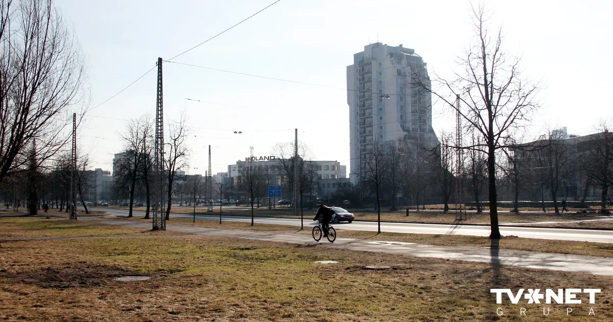 VIDEO ⟩ Purvciemā uz ielas nomirst seniors